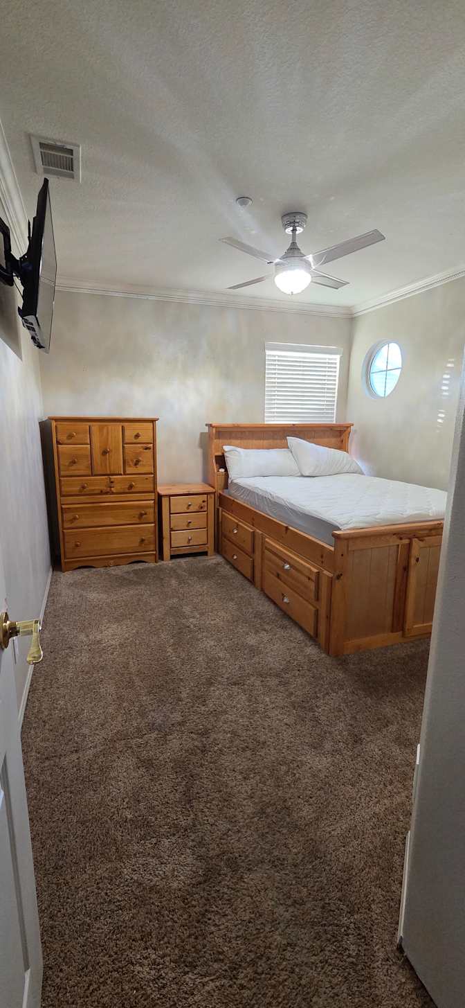 Felicia's room