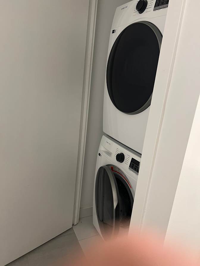 Ebi's room