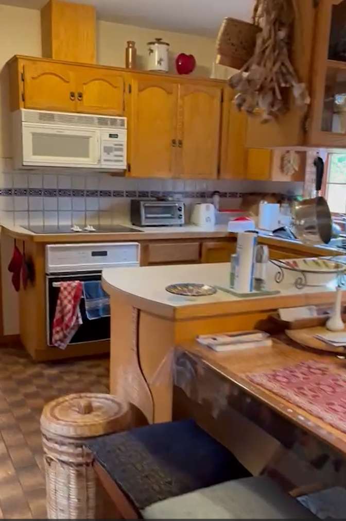 Suzanne Villeneuve's room