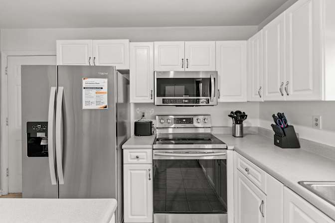lifedoorrentals's room