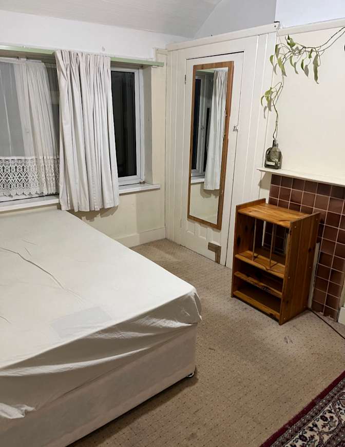 Aalok's room