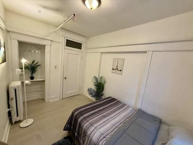 Alona's room