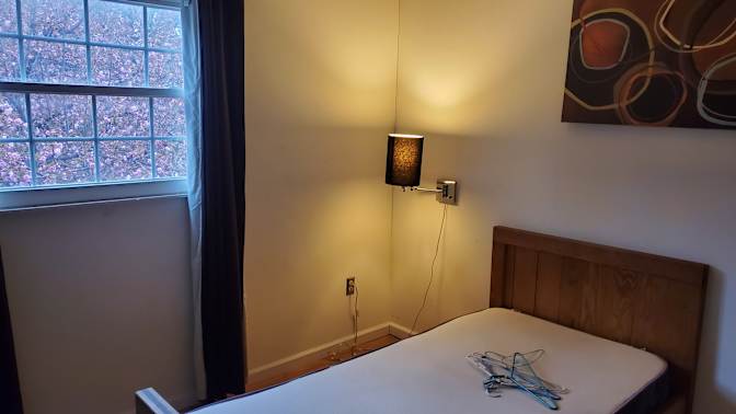 Enrique's room