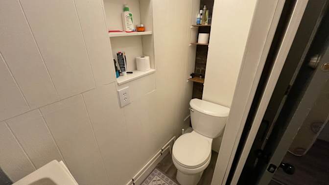 Mayouba Divi's room