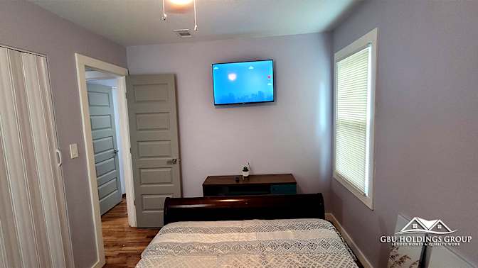 GBU Holdings Group's room