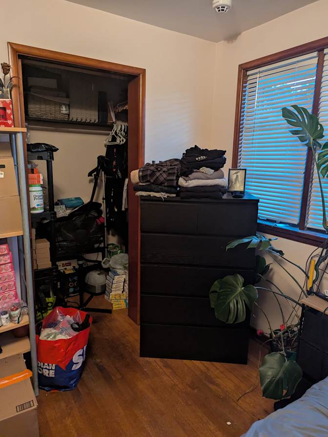 Jason De-Souza's room