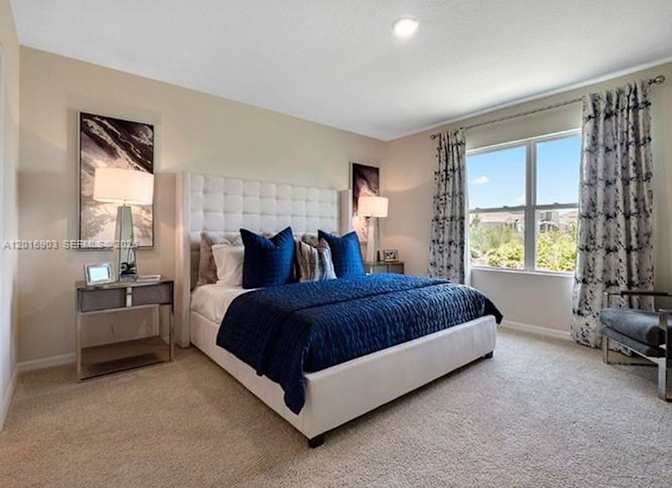 Latoya pinnock's room