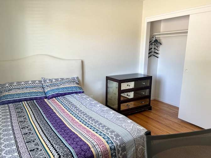 Dee's room