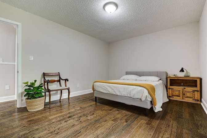 Thomas's room