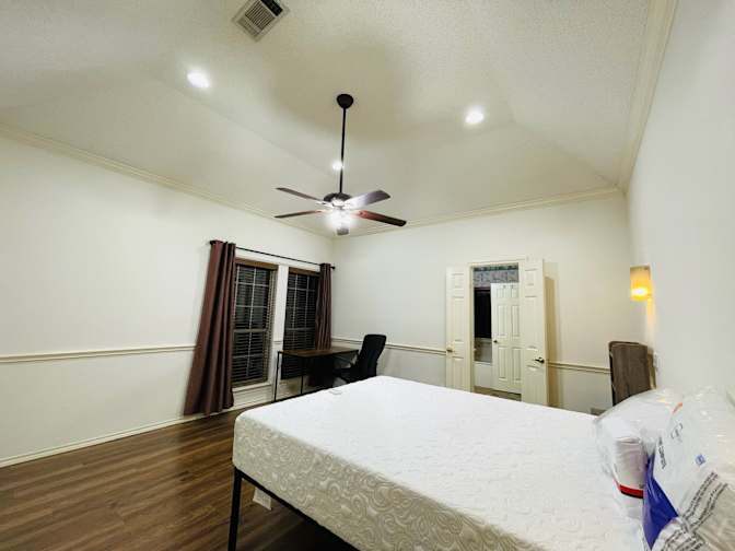 KHANH's room