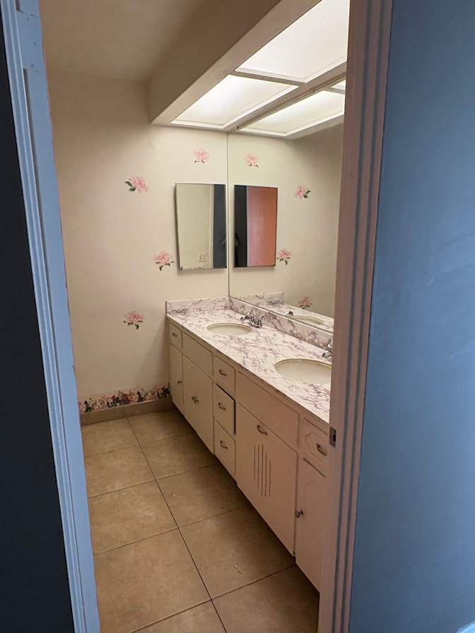 Marhiah T Stark's room