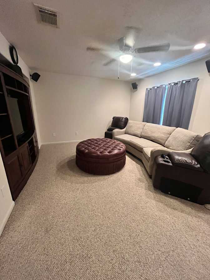 Lise's Room for Rent's room
