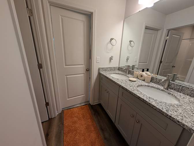Alcove Rooms's room