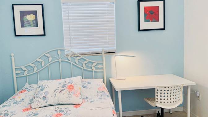 anna's room