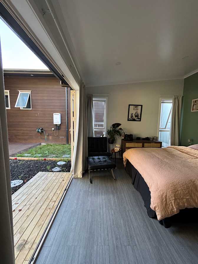 neve's room