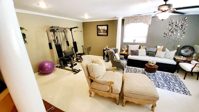 E's room