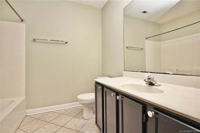 Alcove Rooms's room