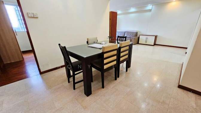 Tania Laurensia Hartono's room
