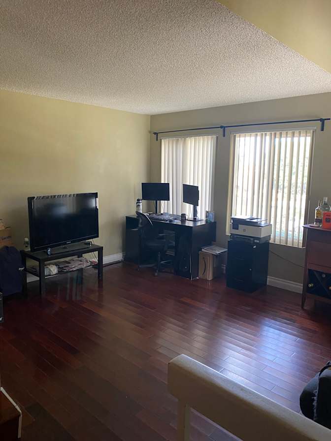 Luis's room
