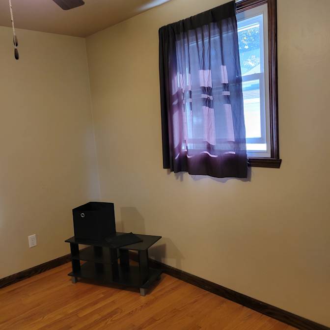 Jules's room