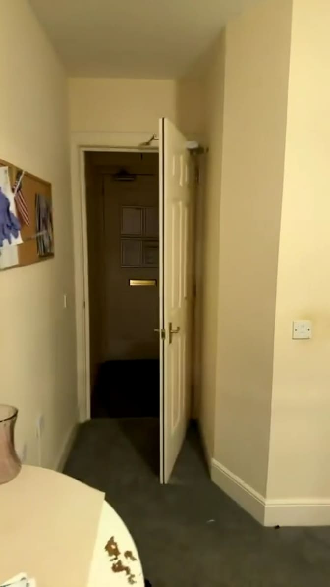 thea's room
