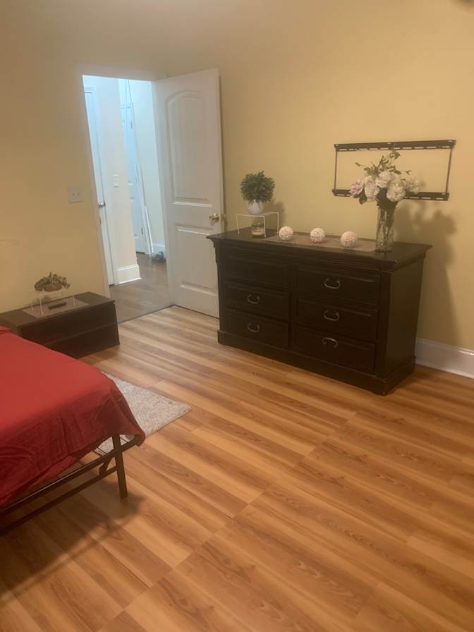 Dee's room