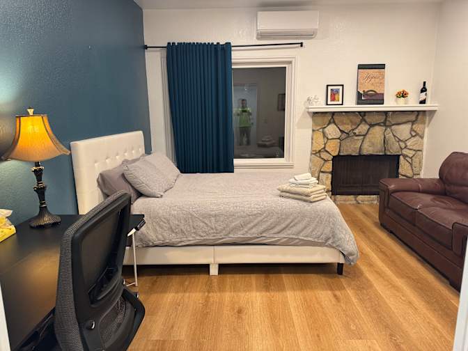 Jasmine Nguyen's room