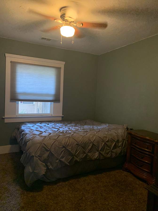 Patricia Room For Rent's room