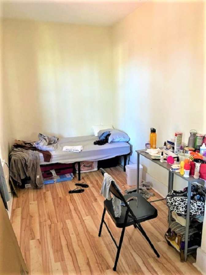 Al's room