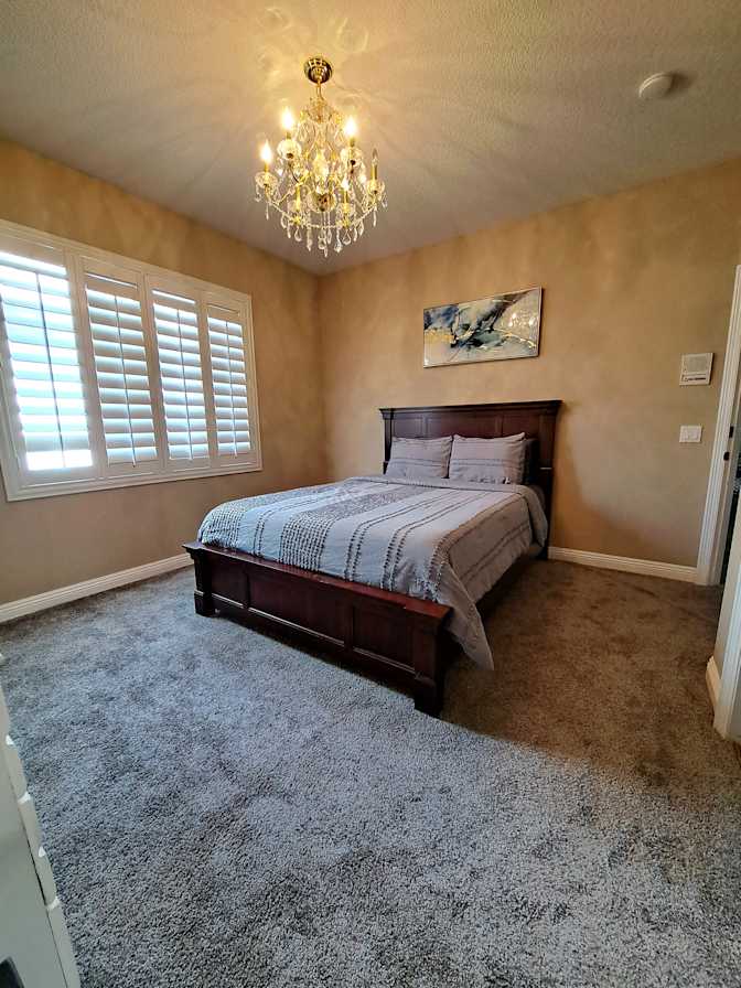 Deelawn's room