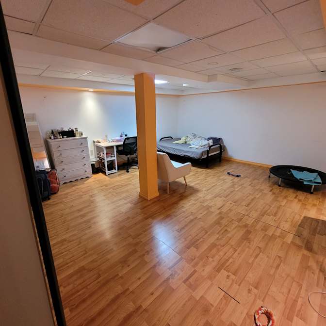 John Frantzis's room