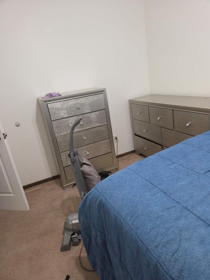 Thomas Crowe's room