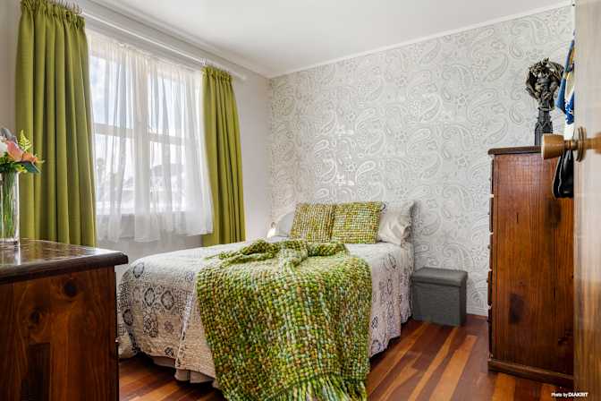Tom's room