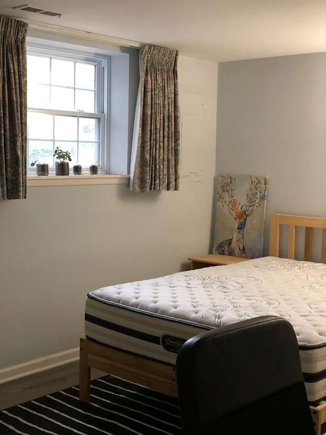 Neo's room