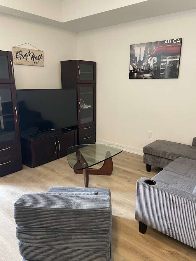 Mona's room
