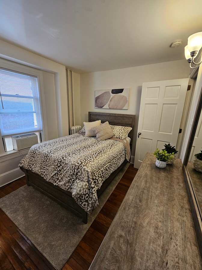 CRAIG NATALE's room