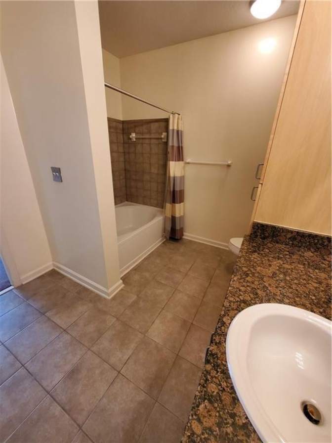 Alcove Rooms's room