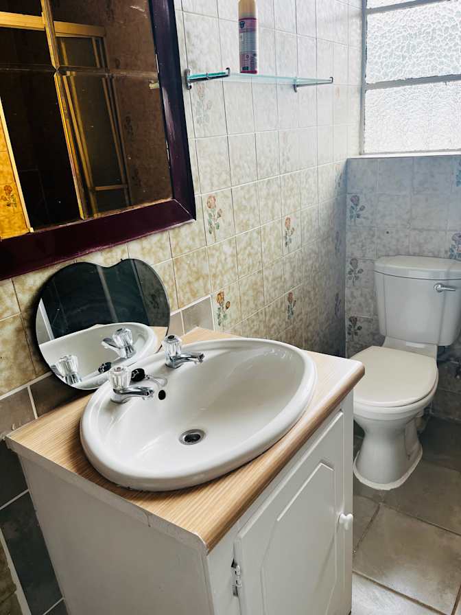 Olona Mbucane's room