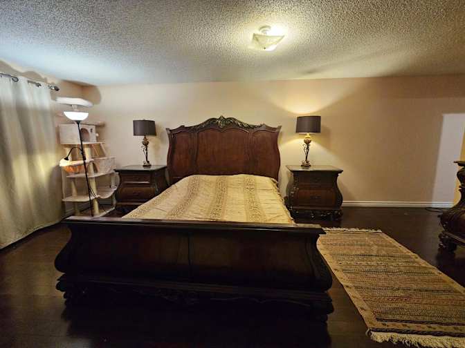 MOHSEN's room