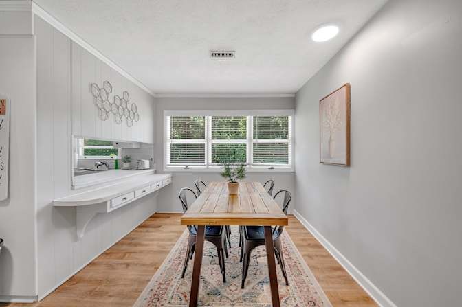 lifedoorrentals's room