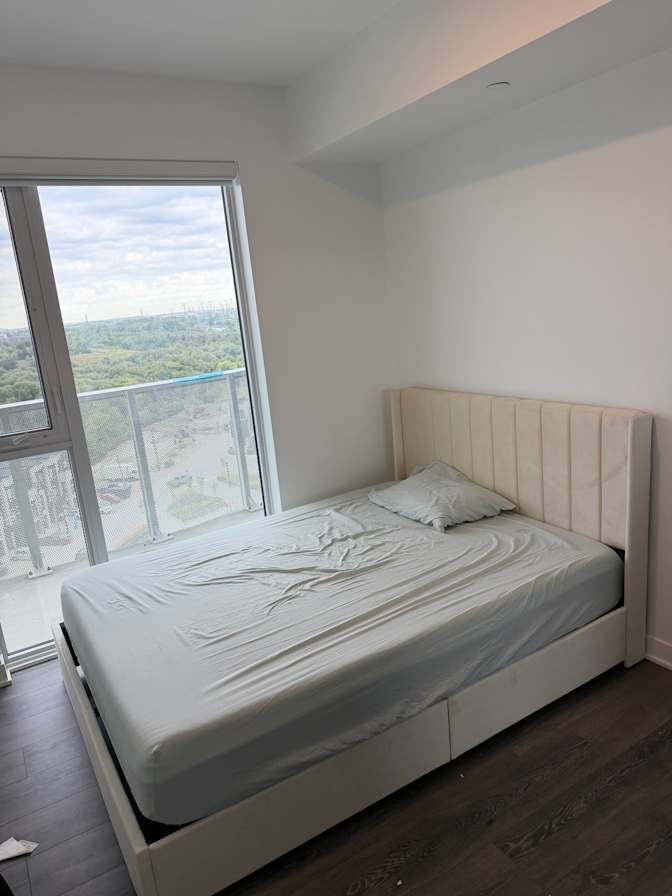 Zaer's room