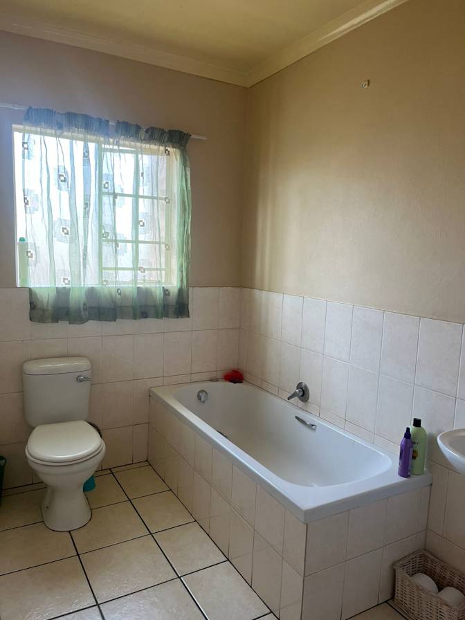 Busi Jele's room