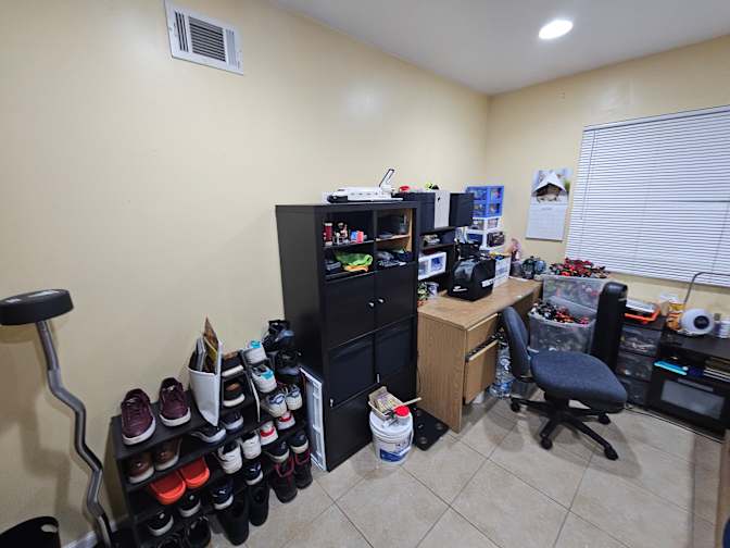 Jorge's room