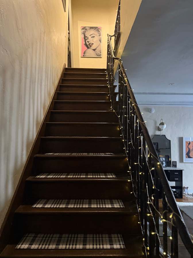 erika elkhalide's room