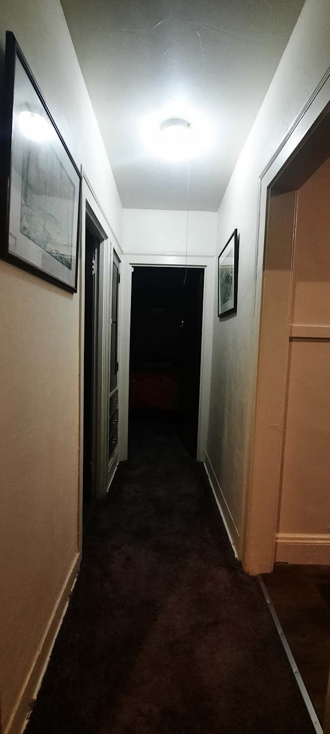 Kinsman Of Neighbors's room