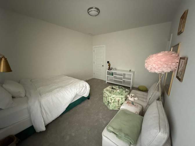 Devansh Gupta's room