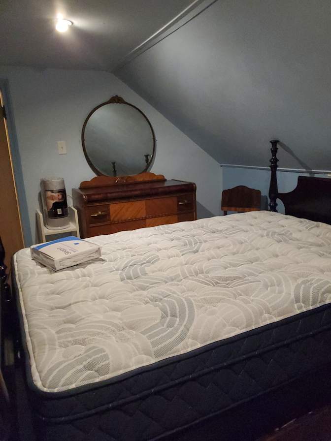 Leonore's room