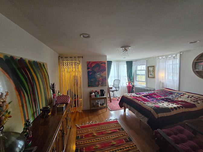 Simon's room