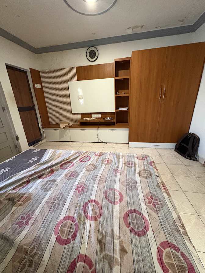 Deep Goraniya's room