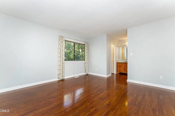 Alcove Rooms's room
